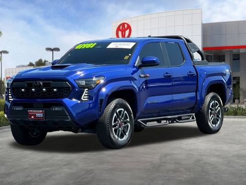 Used 2025 Toyota Tacoma TRD Sport AWD/4WD image 10