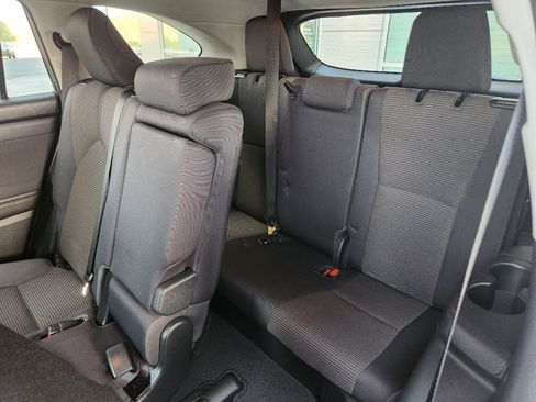 Used 2023 Toyota Highlander LE AWD/4WD image 25
