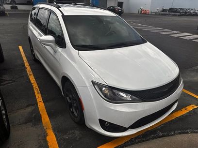 Used 2019 Chrysler Pacifica Touring-L w/ S Appearance Package