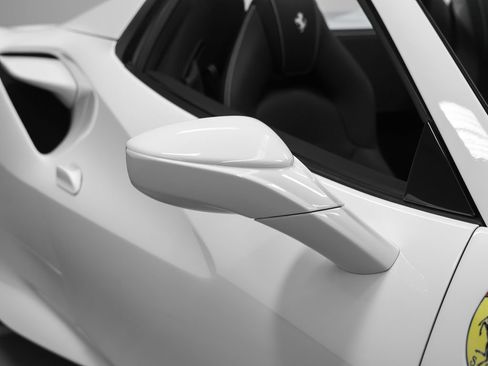 Certified 2022 Ferrari F8 Tributo RWD image 7