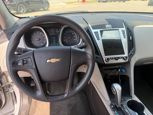 Used 2010 Chevrolet Equinox LS FWD image 18