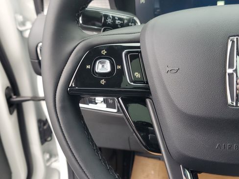 New 2026 Lincoln Corsair Premiere image 17