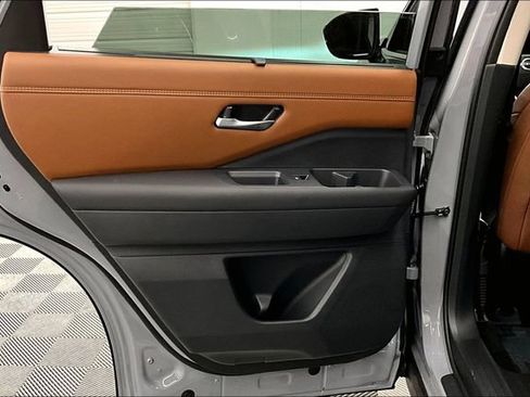 New 2026 Nissan Pathfinder Platinum AWD/4WD image 33