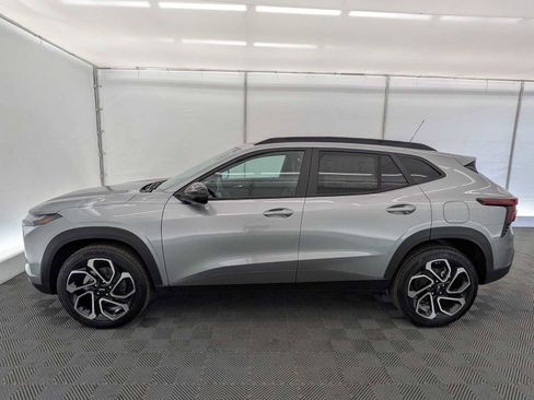 New 2026 Chevrolet Trax RS w/ Sunroof Package FWD image 3