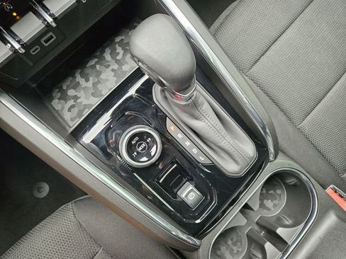 Used 2024 GMC Canyon Elevation w/ Convenience Package AWD/4WD image 19