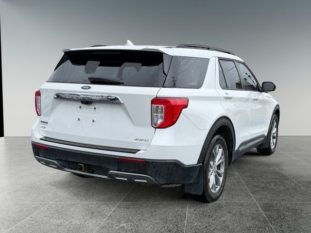 Used 2022 Ford Explorer XLT w/ Equipment Group 202A AWD/4WD image 6