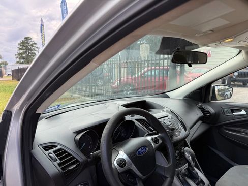 Used 2016 Ford Escape SE image 13