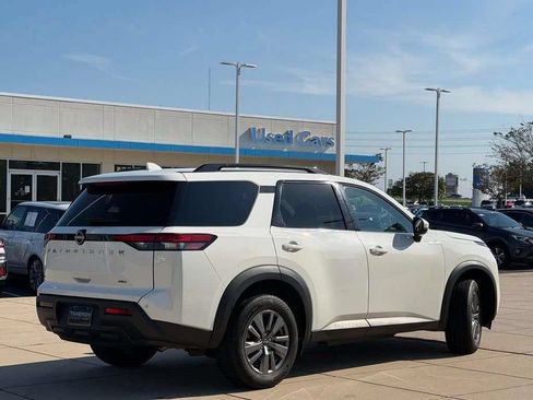 Used 2025 Nissan Pathfinder SV AWD/4WD image 28