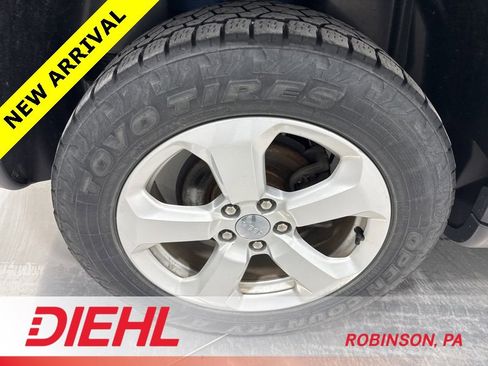 Certified 2019 Jeep Compass Latitude w/ Cold Weather Group image 8