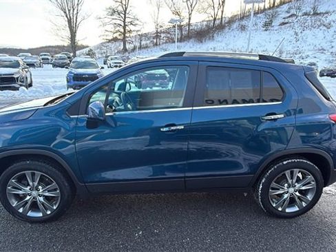 Used 2020 Chevrolet Trax LT w/ LT Convenience Package image 7