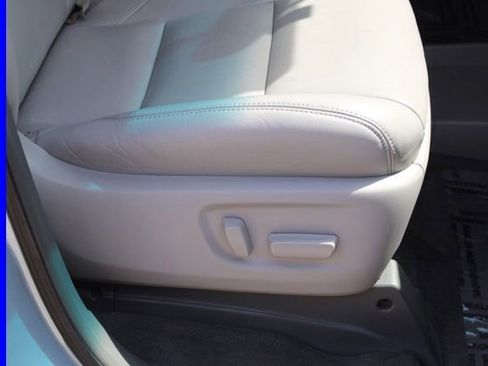 Used 2015 Toyota Sienna XLE FWD image 20