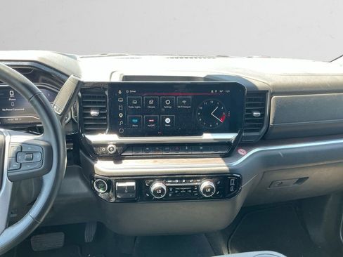 Used 2025 GMC Sierra 1500 SLT AWD/4WD image 11