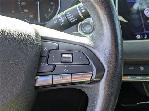 Used 2023 Cadillac XT4 Premium Luxury image 16