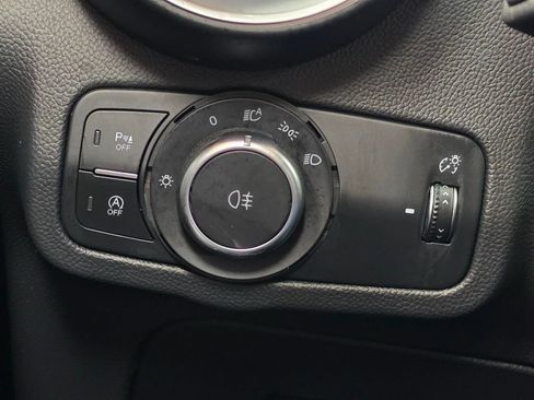 Used 2023 Alfa Romeo Stelvio Veloce AWD/4WD image 33