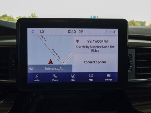 Used 2023 Ford Explorer Limited w/ Equipment Group 301A RWD image 17