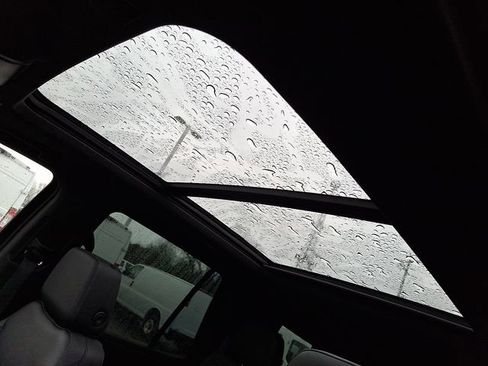 Used 2022 Chevrolet Tahoe LT w/ Luxury Package image 12