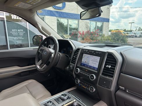 Used 2021 Ford Expedition XLT AWD/4WD image 12