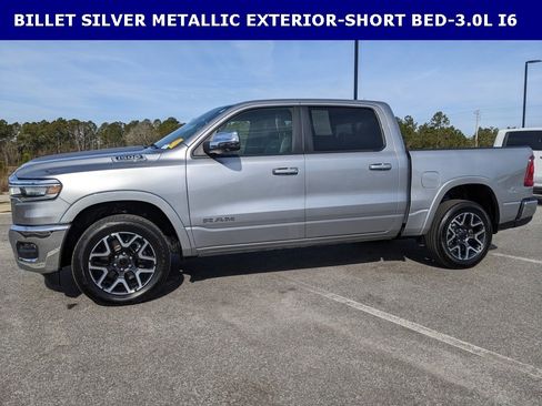 Used 2025 RAM 1500 Laramie image 8