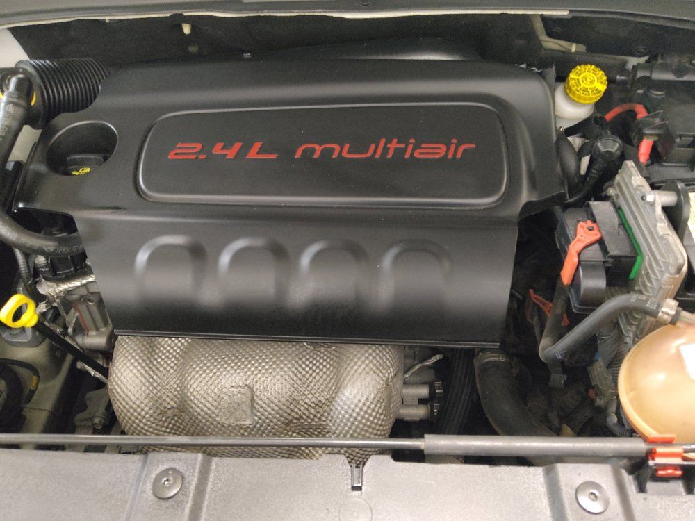 Used 2017 Jeep Renegade Latitude FWD image 30