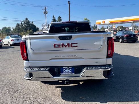 Used 2022 GMC Sierra 1500 SLT w/ SLT Premium Plus Package AWD/4WD image 24