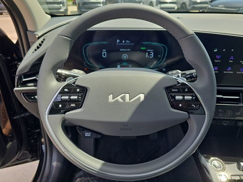 New 2026 Kia Niro EX FWD image 31