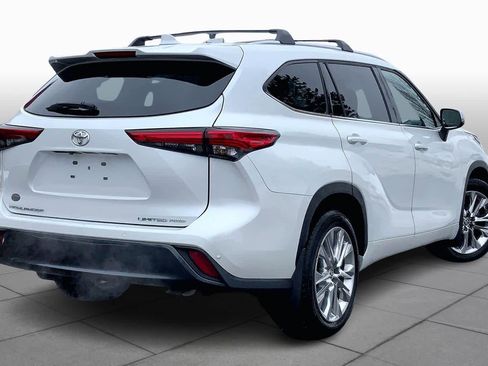 Used 2023 Toyota Highlander Limited AWD/4WD image 12