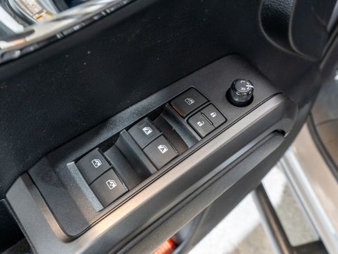Used 2019 Toyota Tacoma TRD Off-Road AWD/4WD image 15