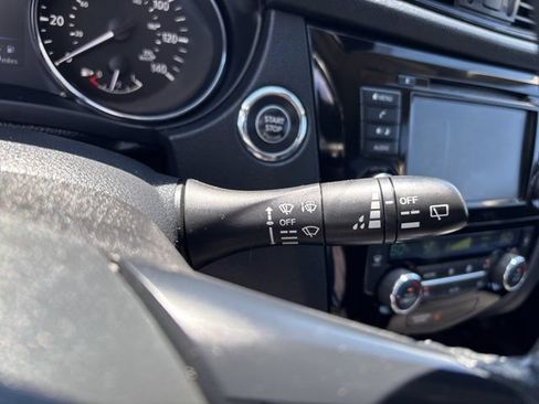 Used 2019 Nissan Rogue SV AWD/4WD image 28