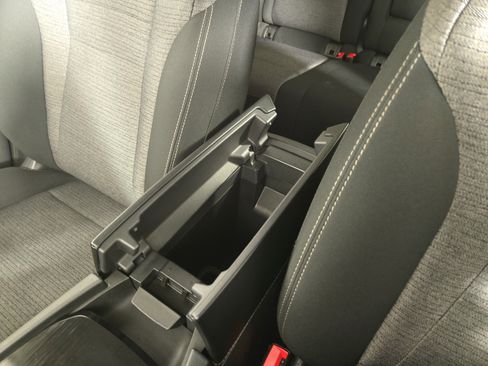 Used 2023 Nissan Rogue SV image 27