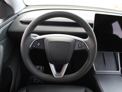 Used 2026 Tesla Model Y Long Range AWD/4WD image 35