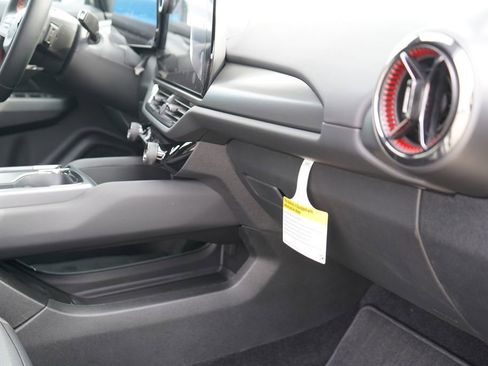 New 2025 Chevrolet Equinox EV RS FWD image 21