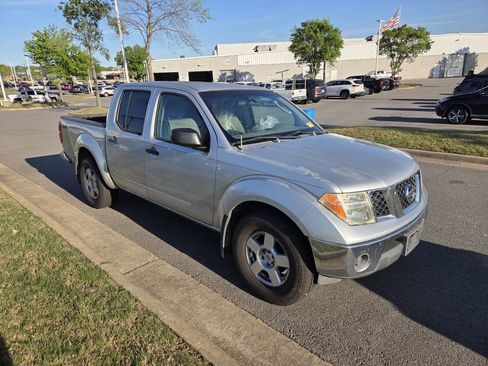 Used 2007 Nissan Frontier SE w/ SE Value Truck Pkg image 3