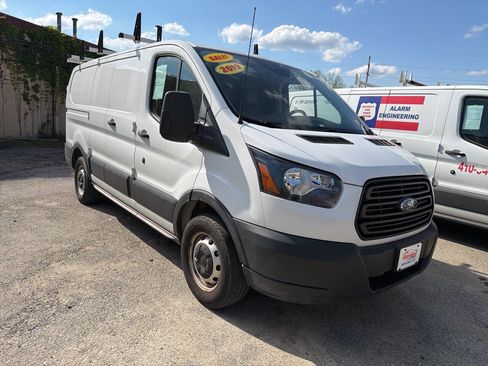 Used 2019 Ford Transit 150 130 Low Roof RWD image 5