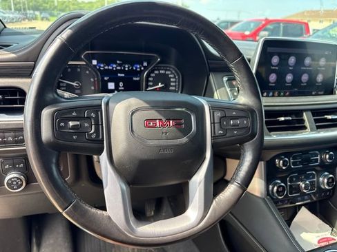 Used 2021 GMC Yukon SLT w/ Rear Media and Nav Package AWD/4WD image 11