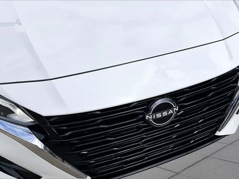 Used 2025 Nissan Altima 2.5 SV FWD image 28