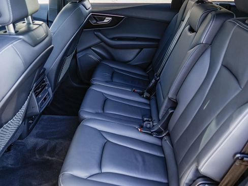 Certified 2025 Audi Q7 2.0T Premium w/ Convenience Package image 19