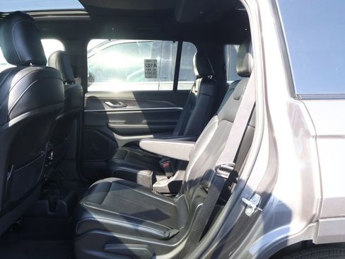 Used 2024 Jeep Grand Cherokee L Limited w/ Luxury Tech Group II AWD/4WD image 34