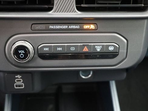 New 2025 Ford Maverick XL w/ Equipment Group 101A image 24