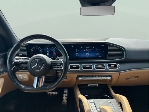Used 2025 Mercedes-Benz GLS 450 4MATIC image 17