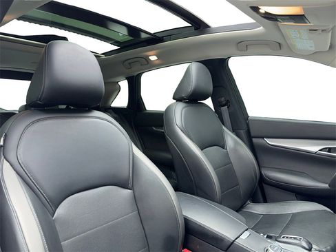 Used 2023 INFINITI QX50 Luxe image 39