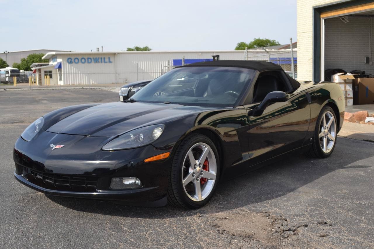 Used 2006 Chevrolet Corvette Convertible w/ Preferred Equipment Group RWD image 37
