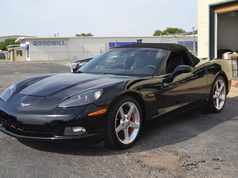 Used 2006 Chevrolet Corvette Convertible w/ Preferred Equipment Group RWD image 37