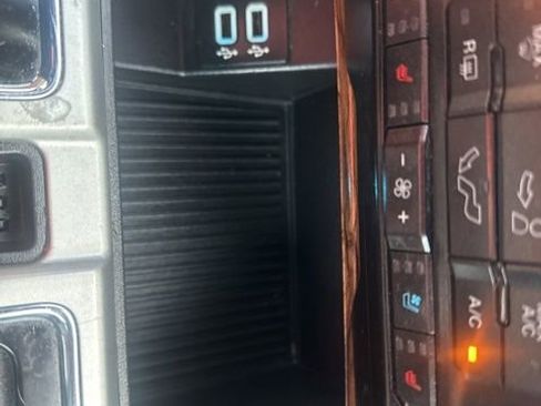 Used 2018 Ford F150 Lariat w/ Equipment Group 502A Luxury image 29