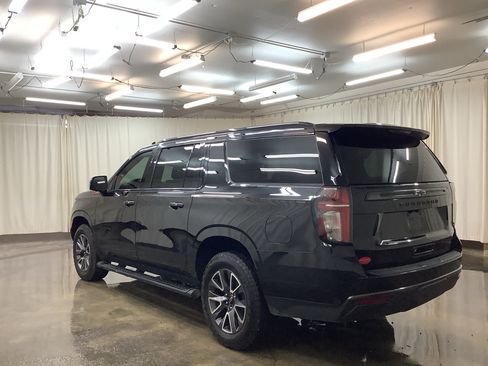 Used 2022 Chevrolet Suburban Z71 w/ Luxury Package AWD/4WD image 8