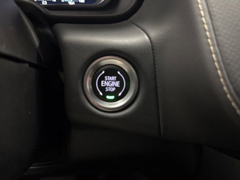 Used 2024 GMC Yukon SLT image 16