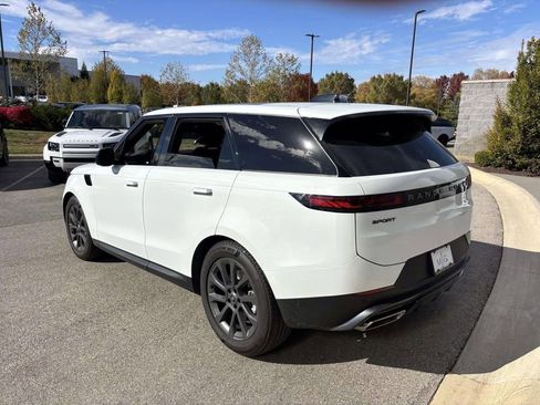 Used 2025 Land Rover Range Rover Sport image 7