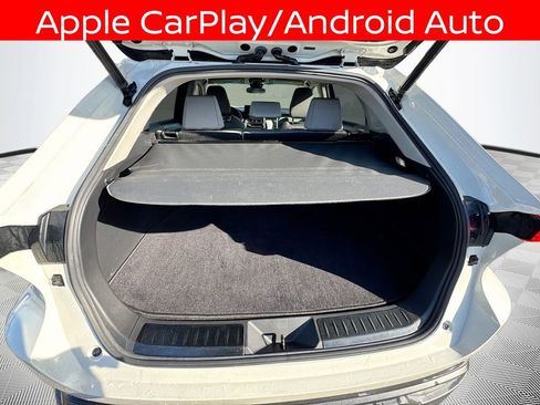 Used 2021 Toyota Venza LE image 17