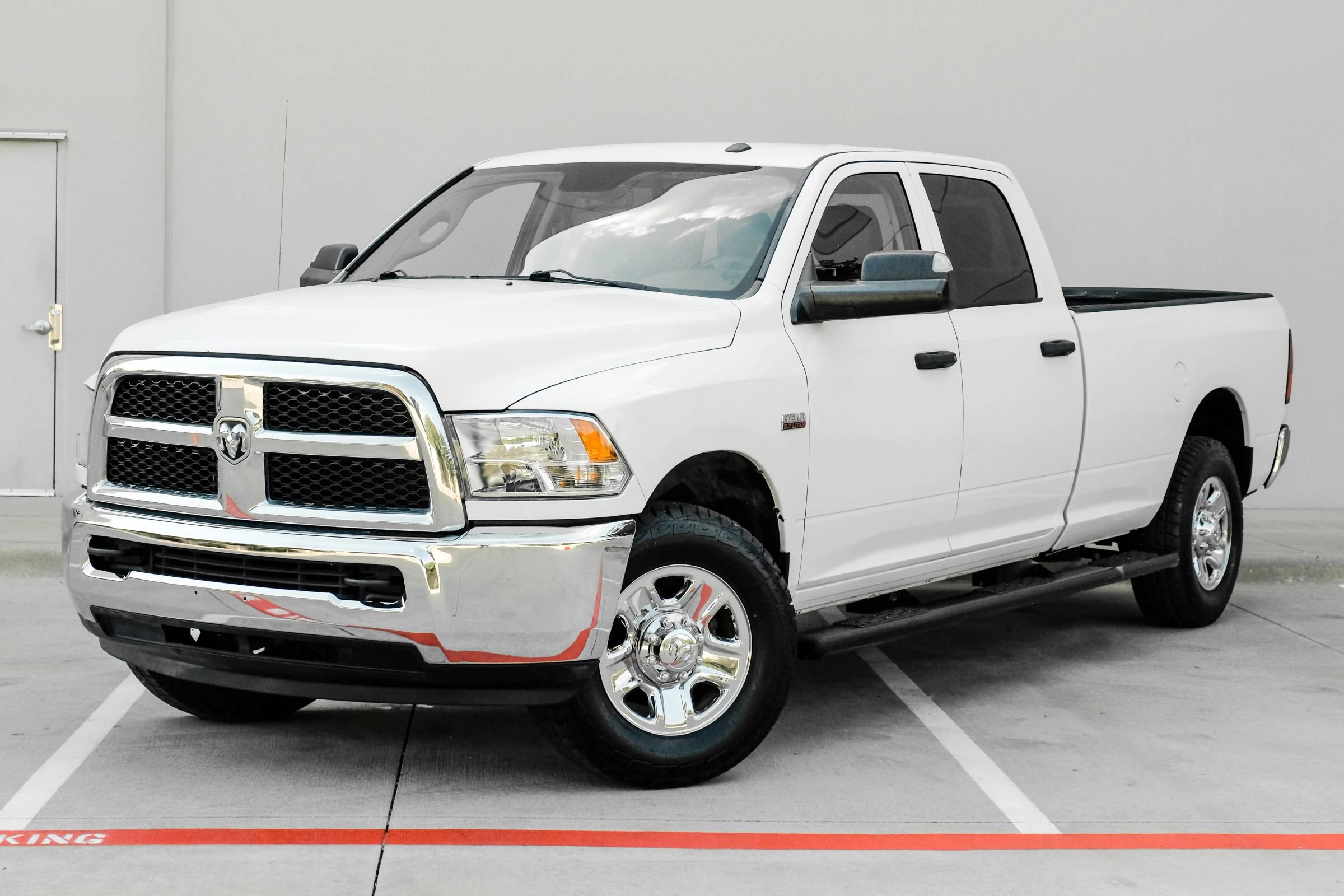 Used 2016 RAM 2500 Tradesman w/ Chrome Appearance Group RWD image 13