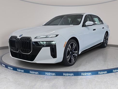 New 2026 BMW 750e xDrive w/ Executive Package image 1