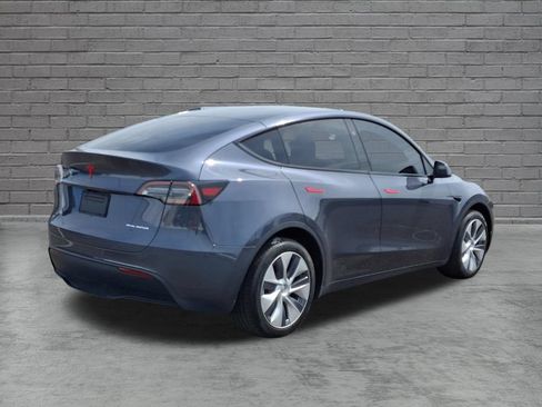 Used 2023 Tesla Model Y Long Range AWD/4WD image 11